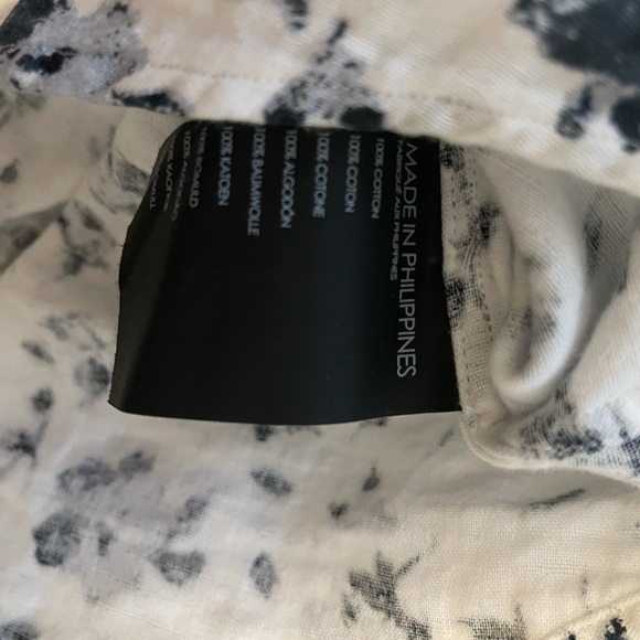 ✨SOLD✨Club Monaco Men’s Medium Slim Fit Floral Button Up - Picture 3 of 3